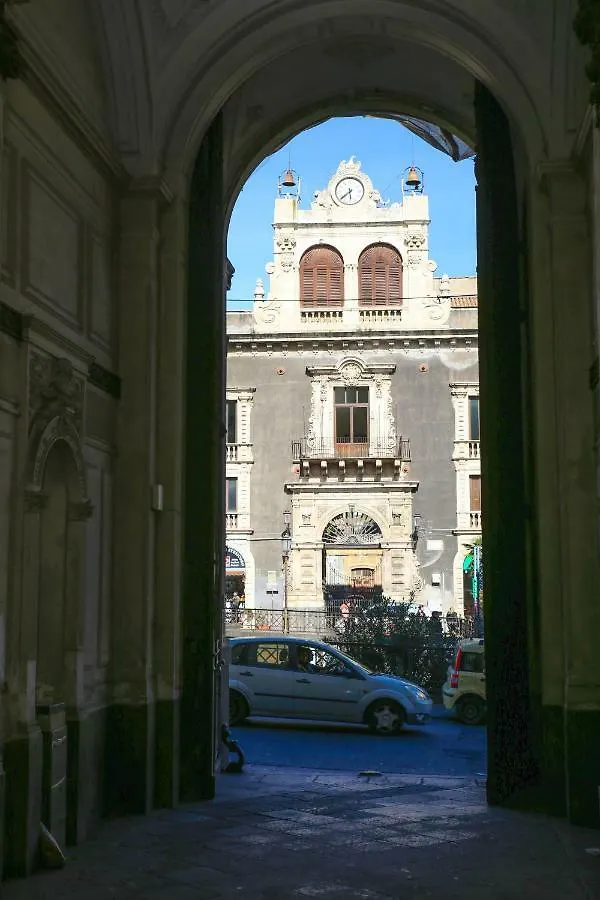 カターニア Sicily Wonderful Piazza Stesicoroヴィラ