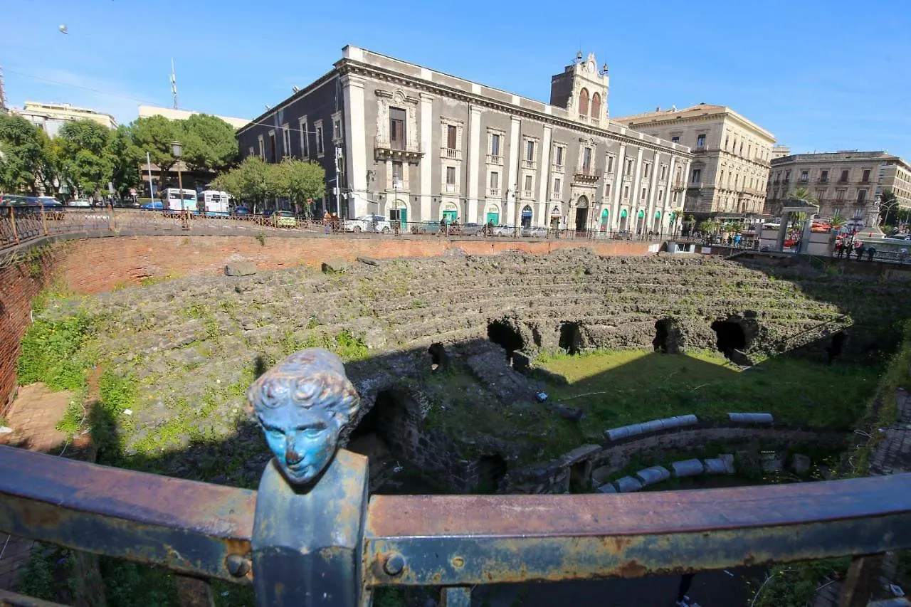 カターニア Sicily Wonderful Piazza Stesicoroヴィラ